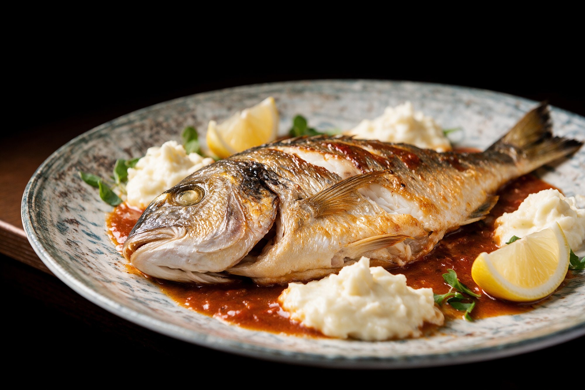 Dorada con Salsa de Langosta y Mousse de Patata